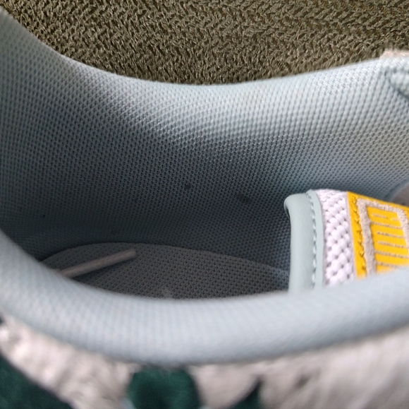 New Puma Sneakers - Picture 5 of 5